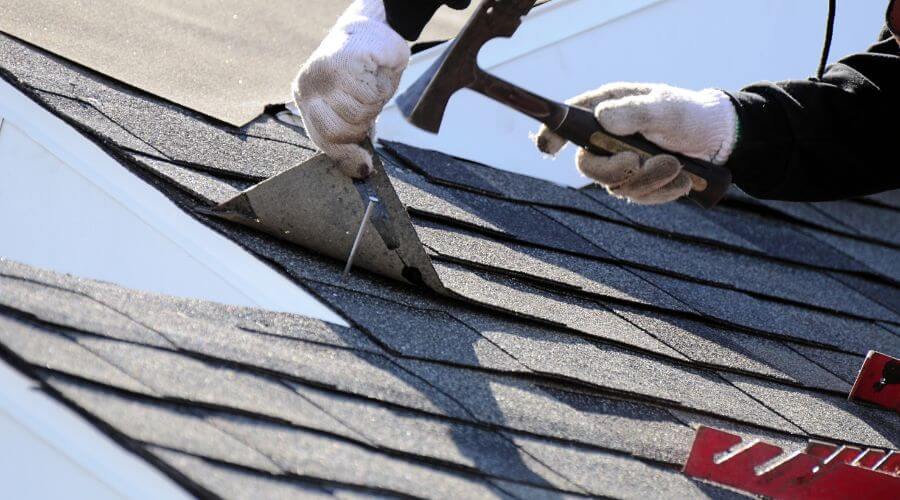 Professional gutter cleaning in Victor, IA